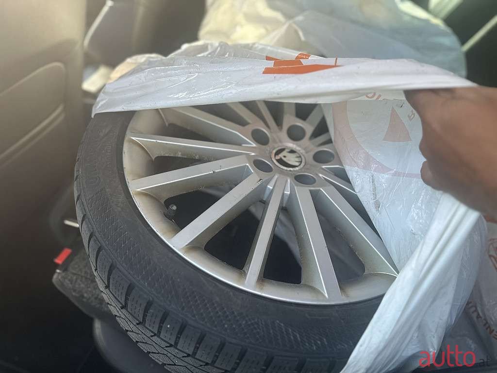 2013' Skoda Octavia photo #6