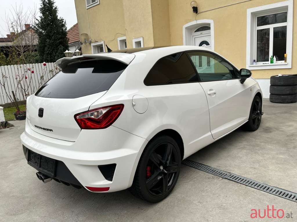 2011' SEAT Ibiza photo #4