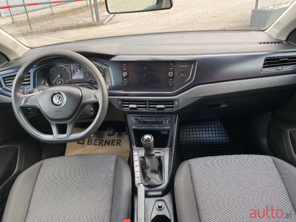 2018' Volkswagen Polo photo #5
