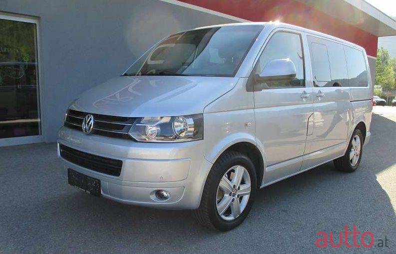 2010' Volkswagen Multivan photo #1