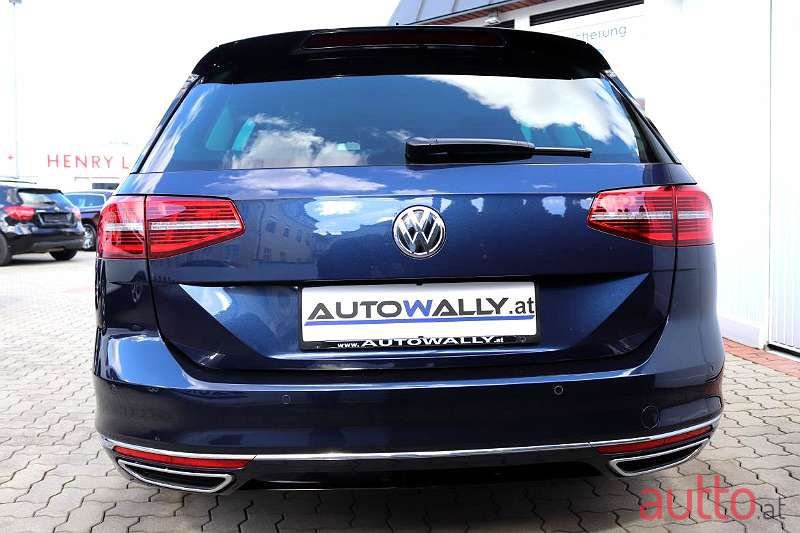 2017' Volkswagen Passat photo #3