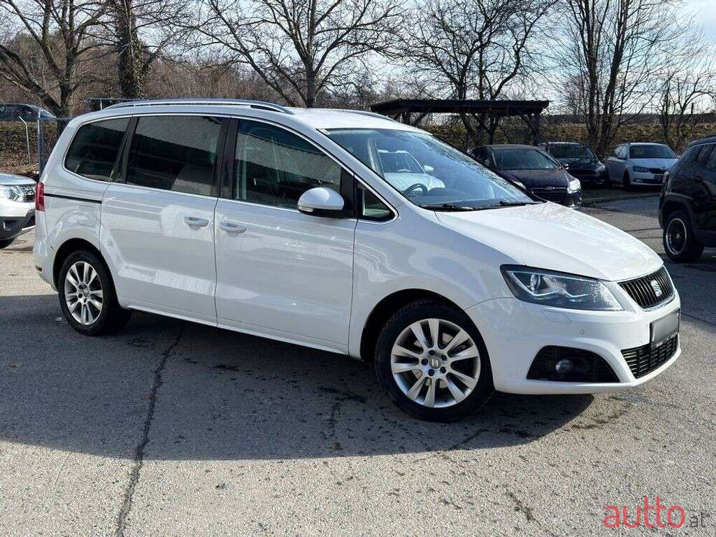 2012' SEAT Alhambra photo #4