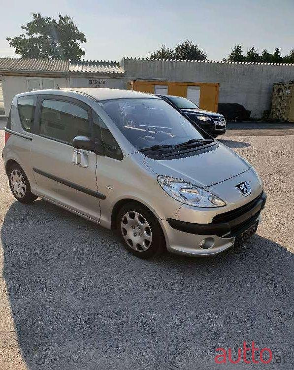 2005' Peugeot 1007 photo #1
