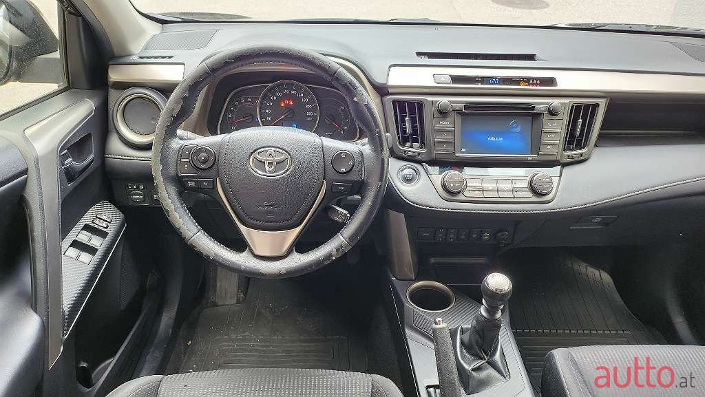 2014' Toyota RAV4 photo #6