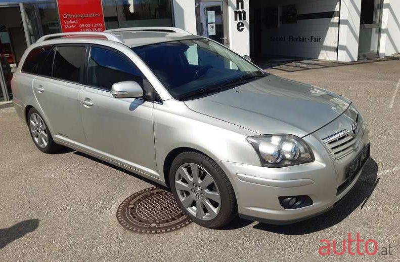 2008' Toyota Avensis photo #1