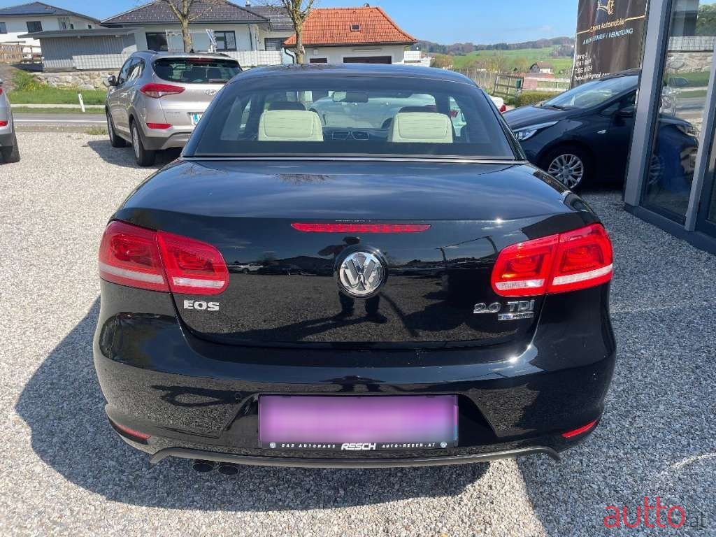 2011' Volkswagen Eos photo #5