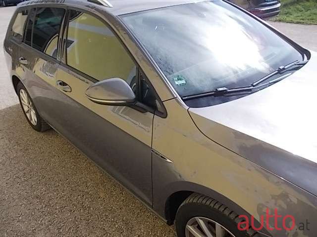 2015' Volkswagen Golf photo #2