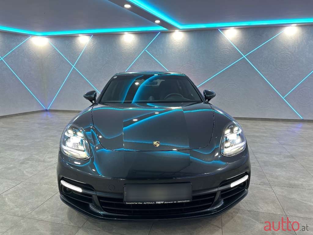 2019' Porsche Panamera photo #4
