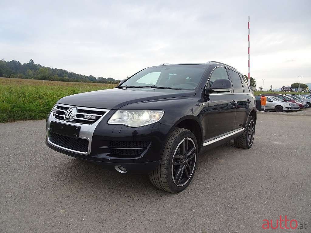 2008' Volkswagen Touareg photo #2
