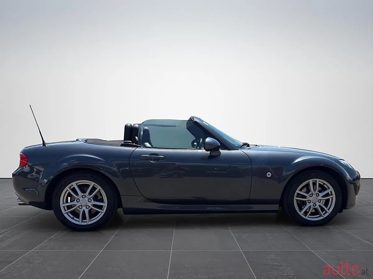 2011' Mazda MX-5 photo #6