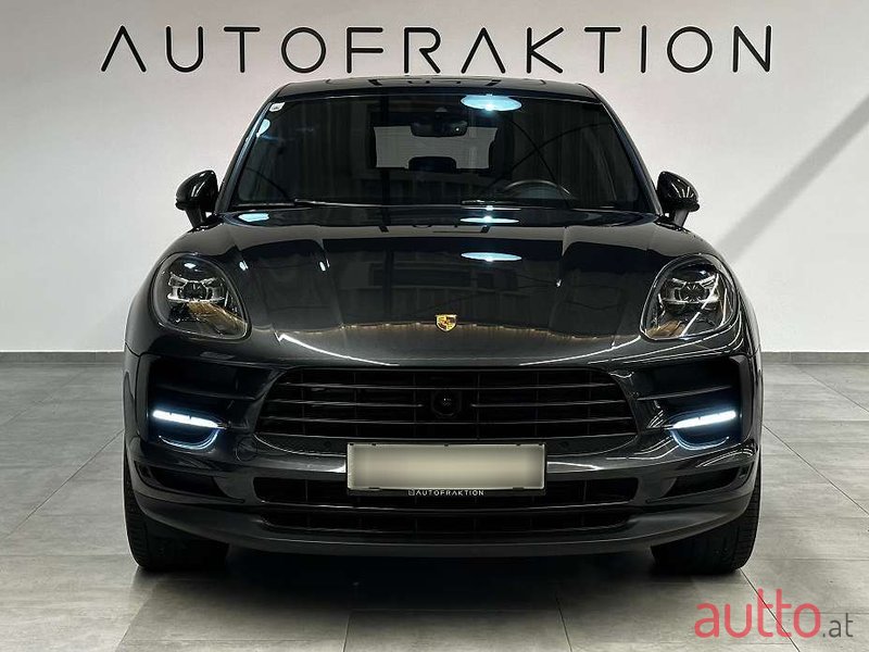 2021' Porsche Macan photo #2