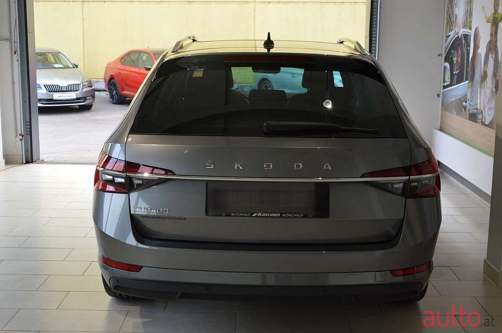 2023' Skoda Superb photo #5