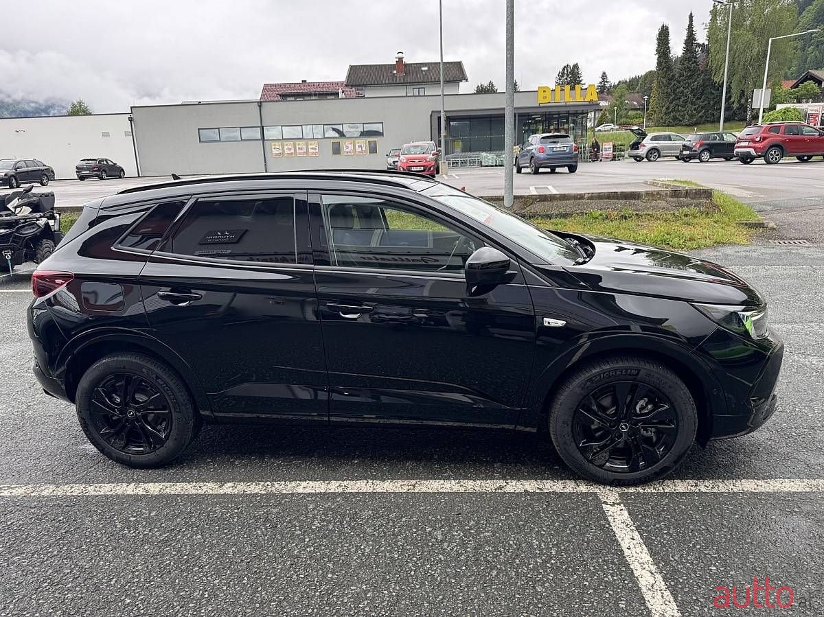 2024' Opel Grandland photo #4