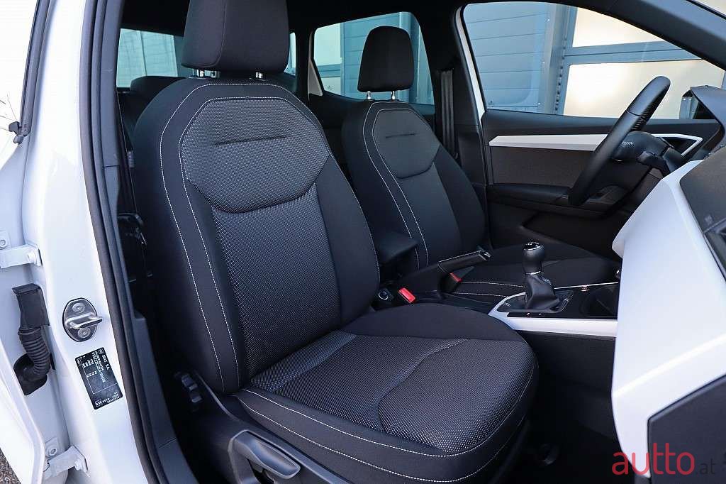 2020' SEAT Arona photo #5