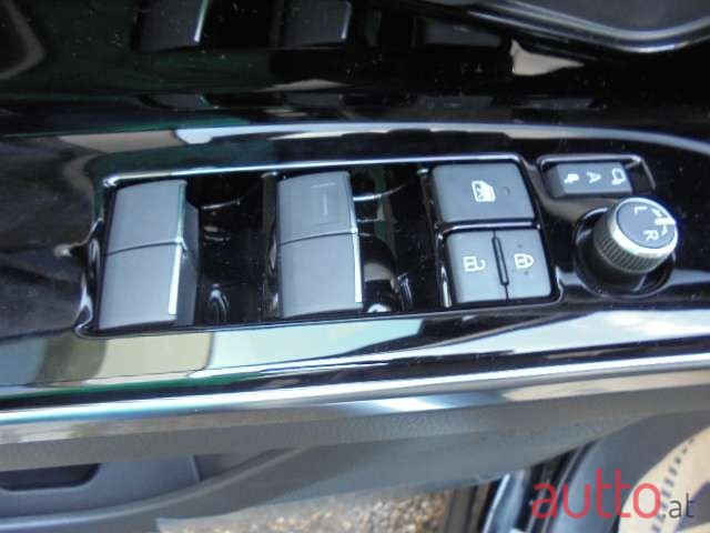 2023' Toyota bZ4X photo #6