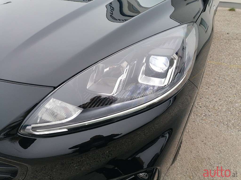 2020' Ford Kuga photo #5