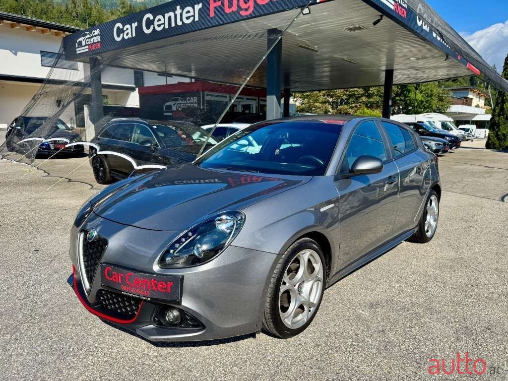 2016' Alfa Romeo Giulietta photo #1