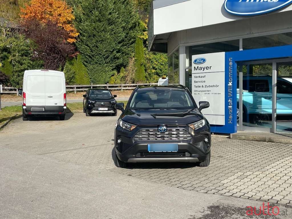 2023' Toyota RAV4 photo #3