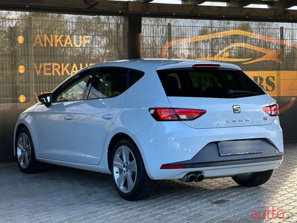 2013' SEAT Leon photo #5