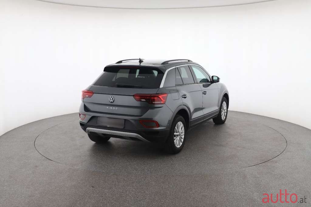 2023' Volkswagen T-Roc photo #6