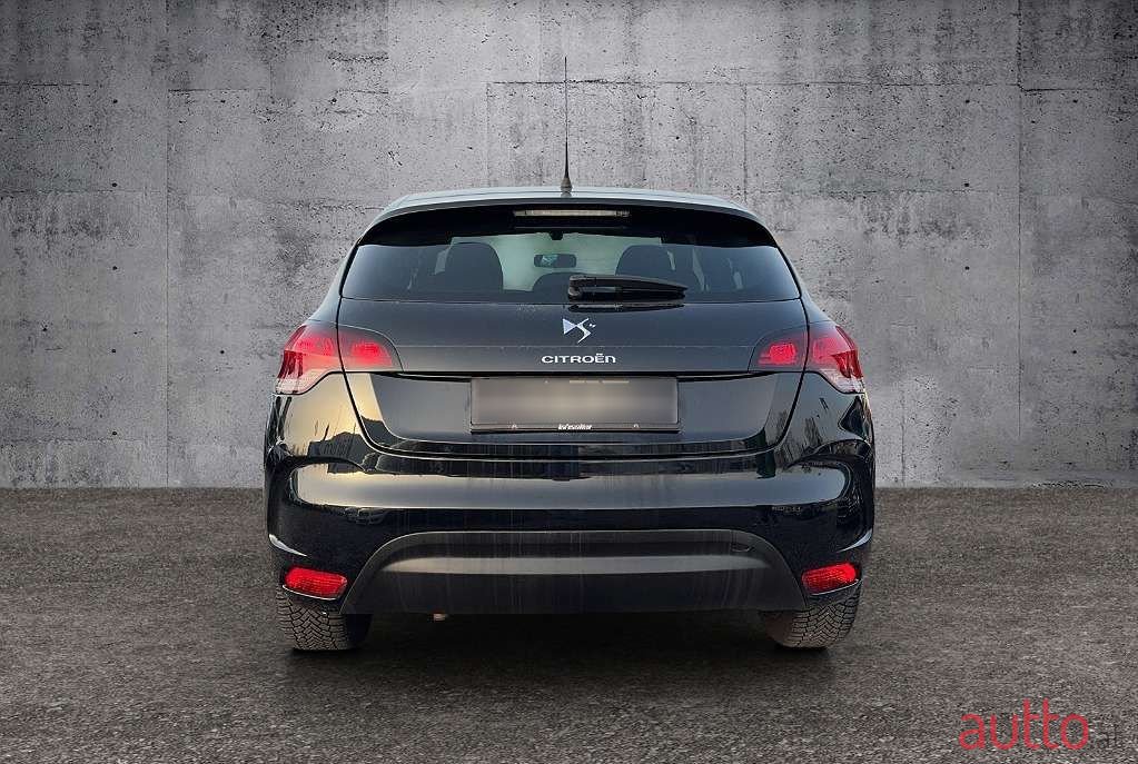 2011' Citroen DS4 photo #6