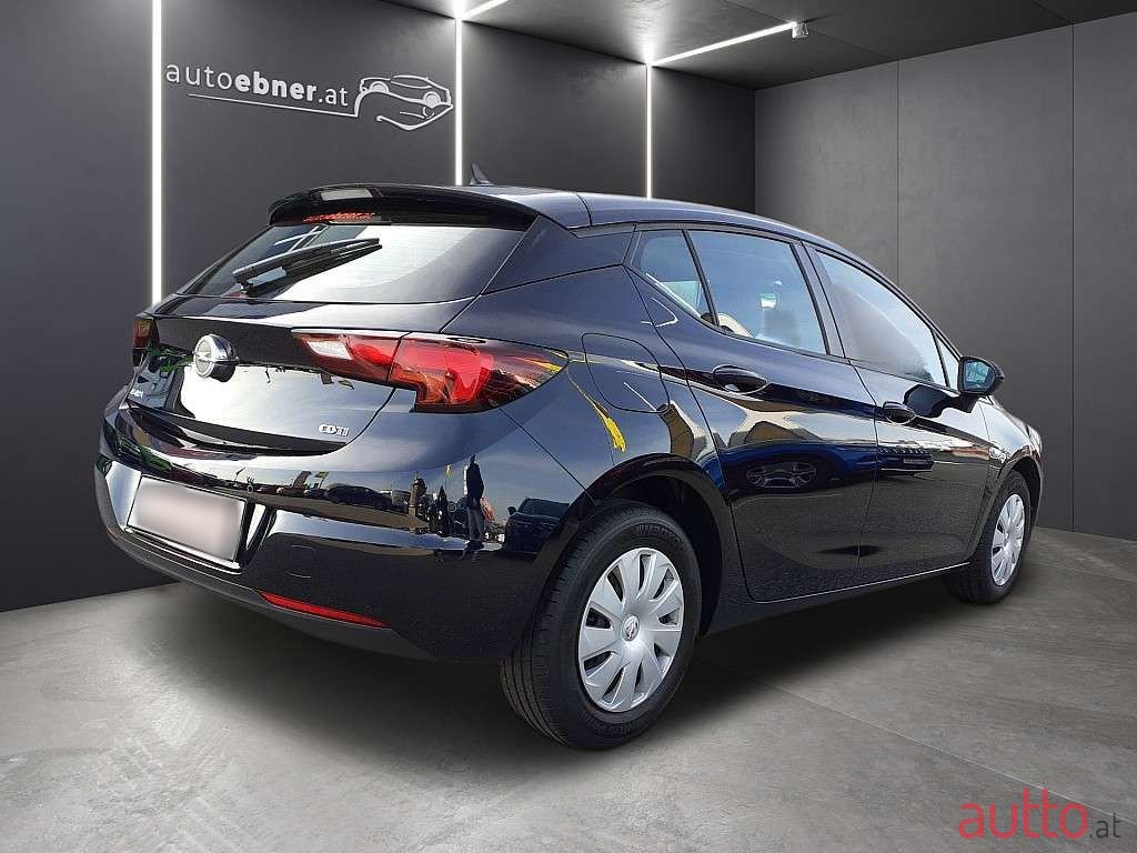 2018' Opel Astra photo #6