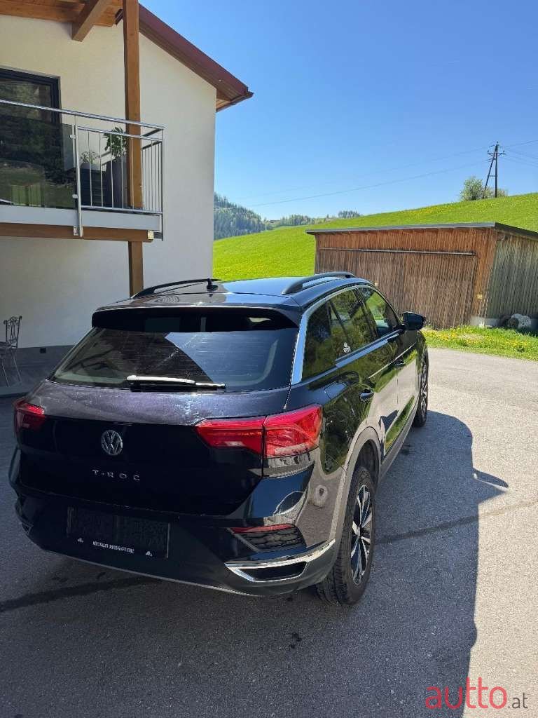 2020' Volkswagen T-Roc photo #2