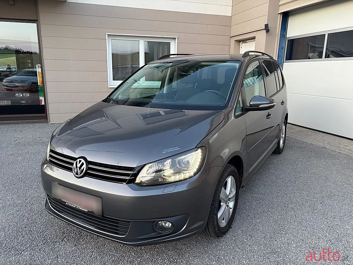 2012' Volkswagen Touran photo #4