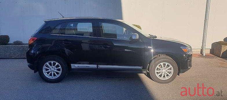 2015' Mitsubishi ASX photo #1