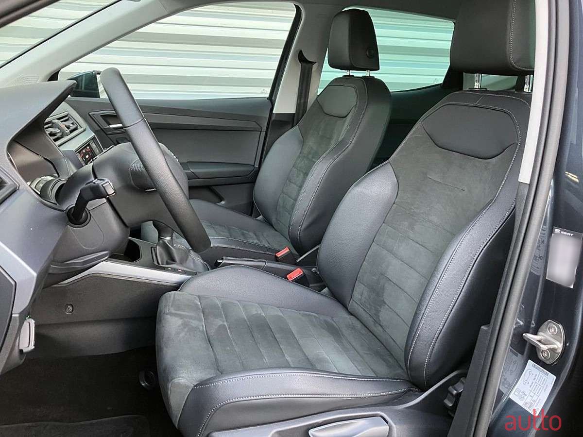 2020' SEAT Arona photo #5