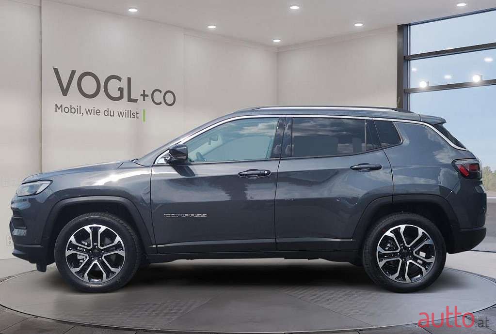 2022' Jeep Compass photo #2