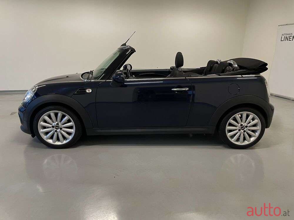 2012' MINI Cabrio photo #6