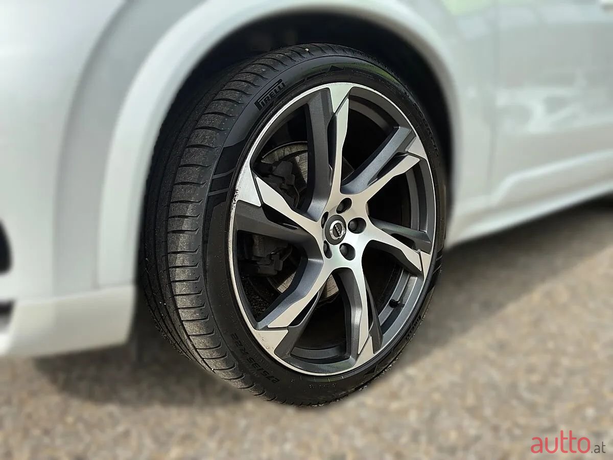 2022' Volvo XC90 photo #4
