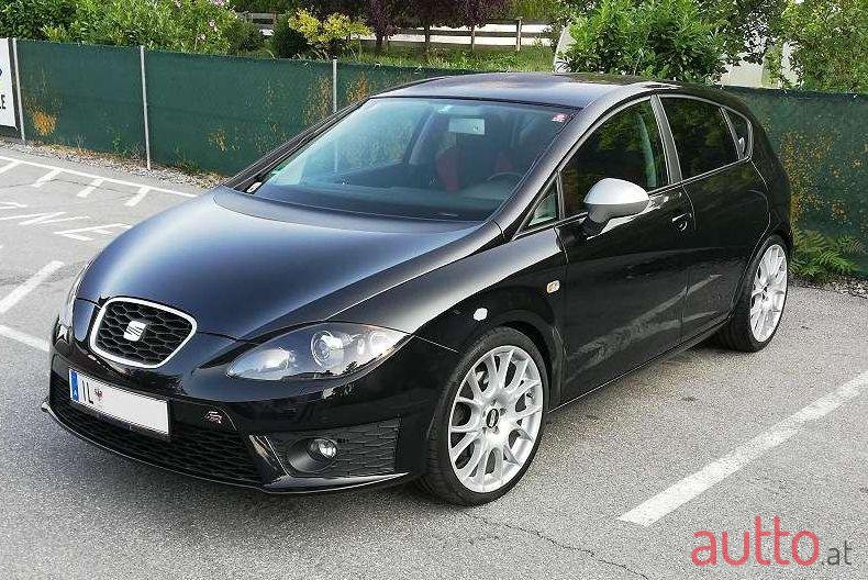 2009' SEAT Leon photo #1