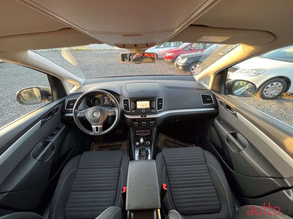 2014' Volkswagen Sharan photo #5