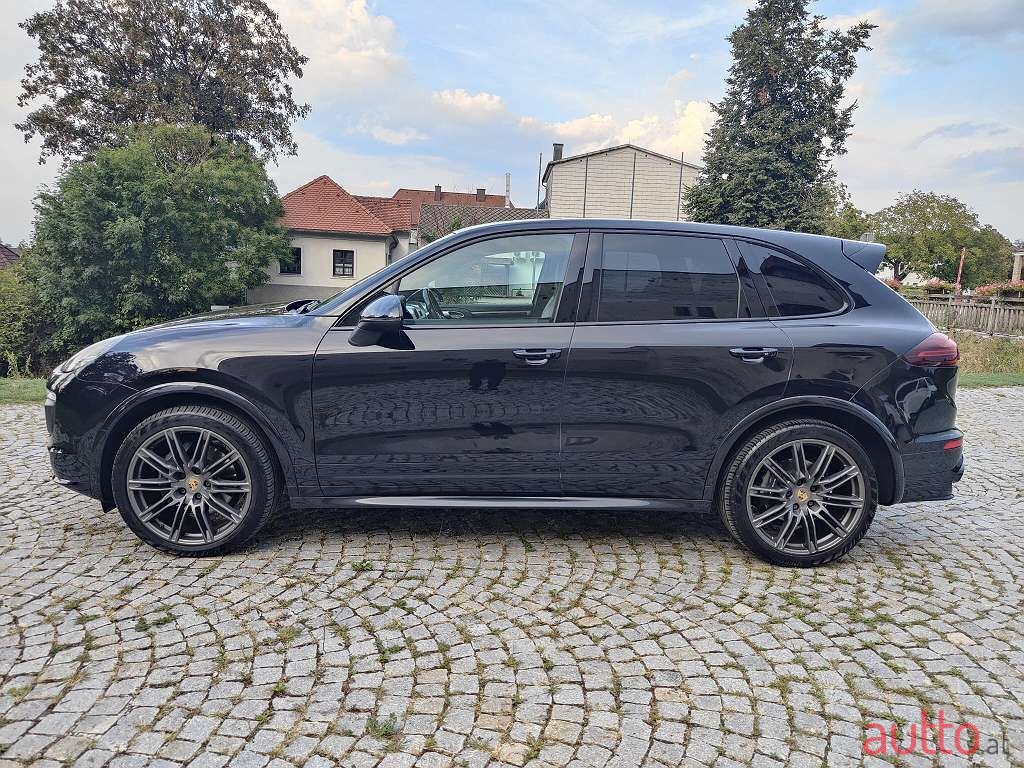 2015' Porsche Cayenne photo #4