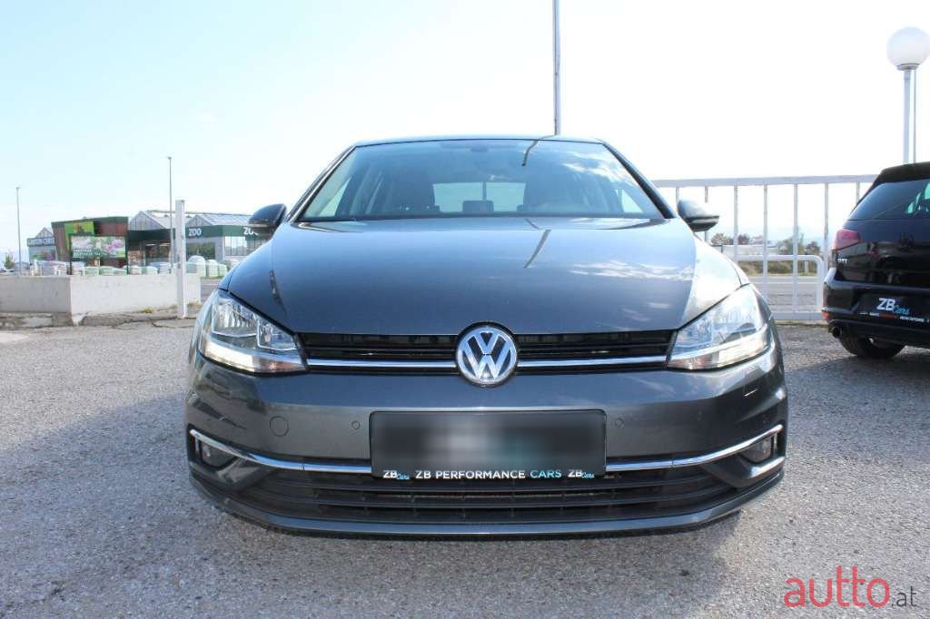 2017' Volkswagen Golf photo #5