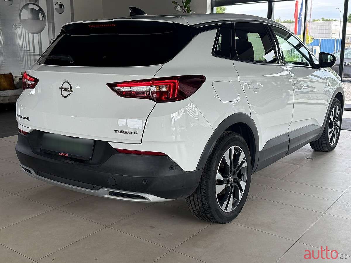 2018' Opel Grandland X photo #3