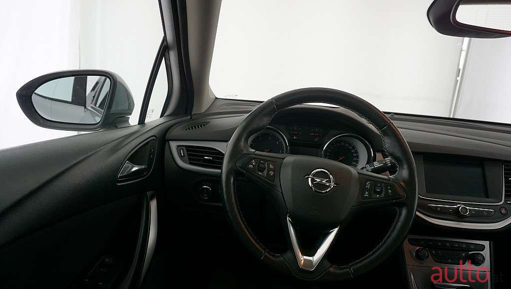 2018' Opel Astra photo #4