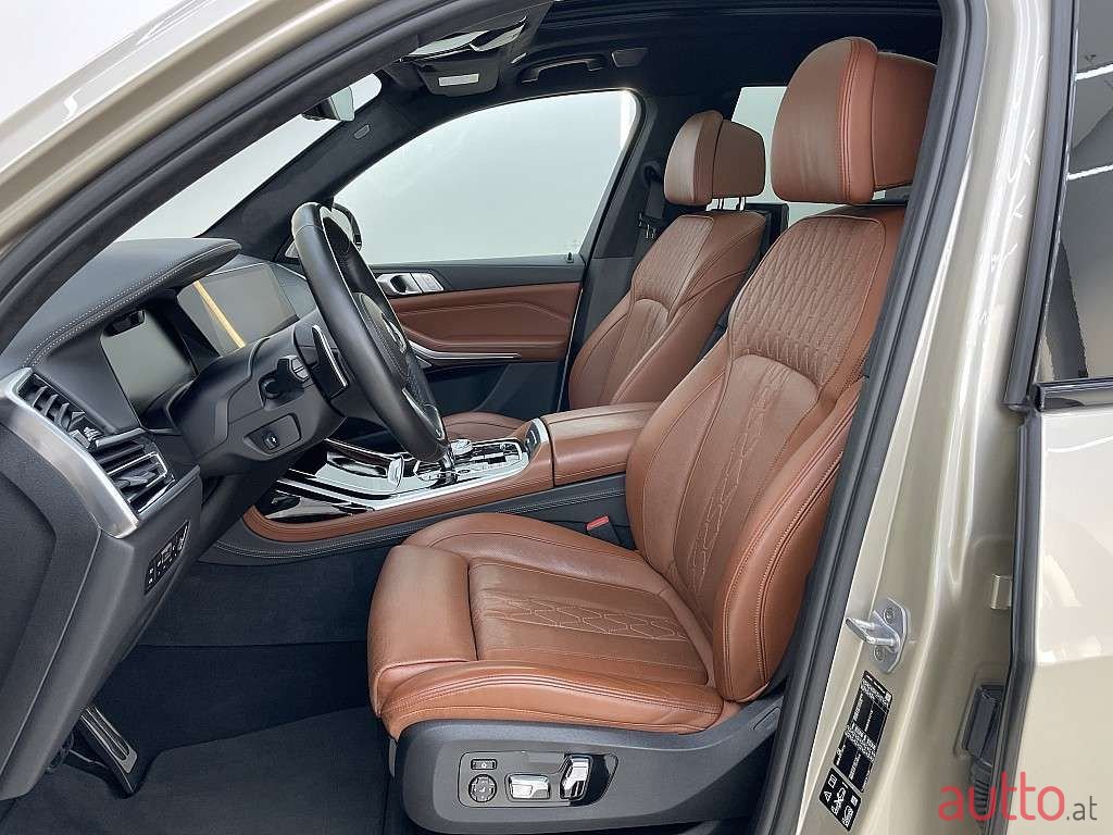 2019' BMW X7 photo #6