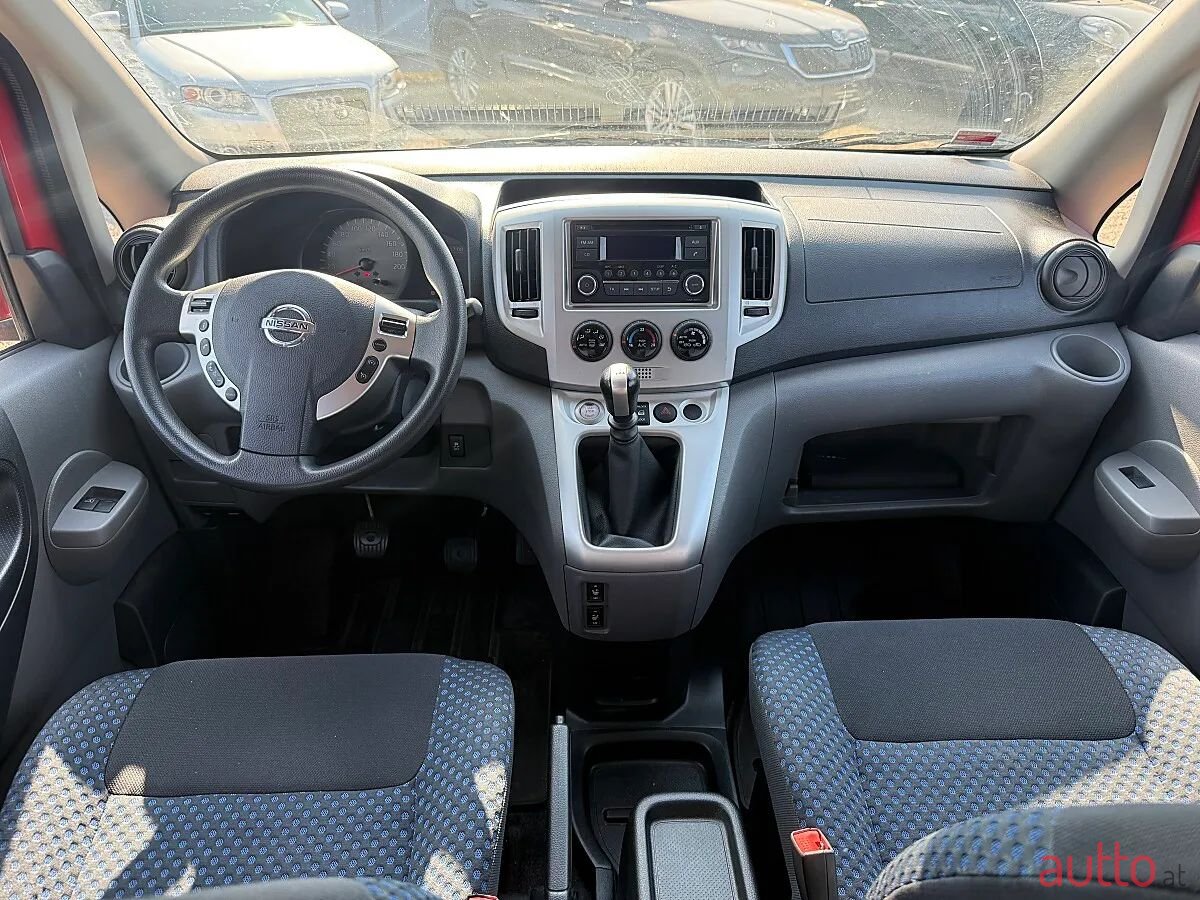 2014' Nissan NV200 photo #5