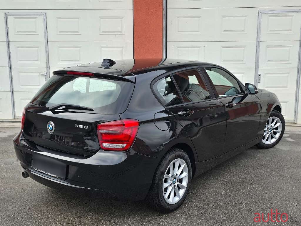 2011' BMW 1Er-Reihe photo #4