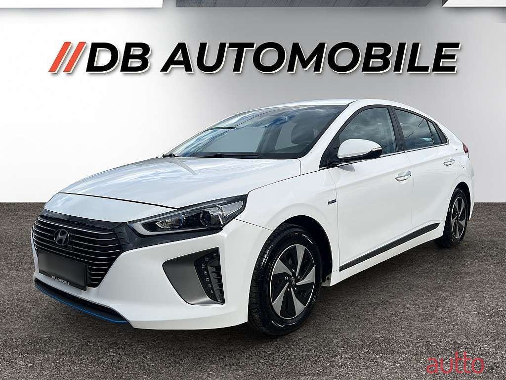 2017' Hyundai Ioniq photo #1