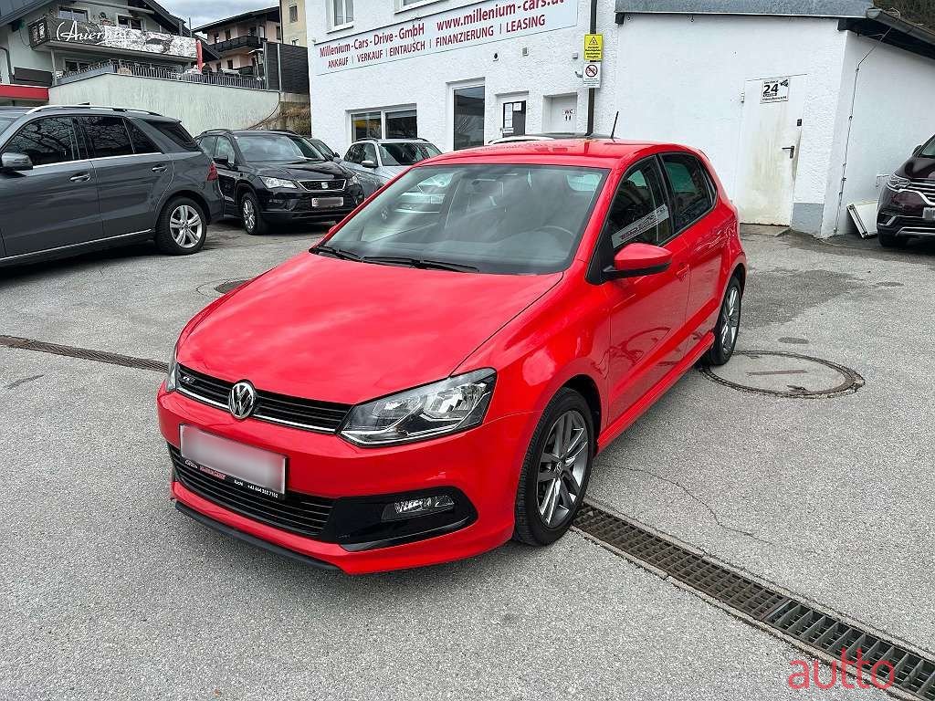 2017' Volkswagen Polo photo #1