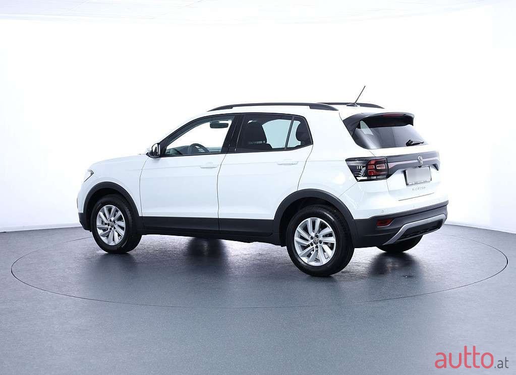 2023' Volkswagen T-Cross photo #3