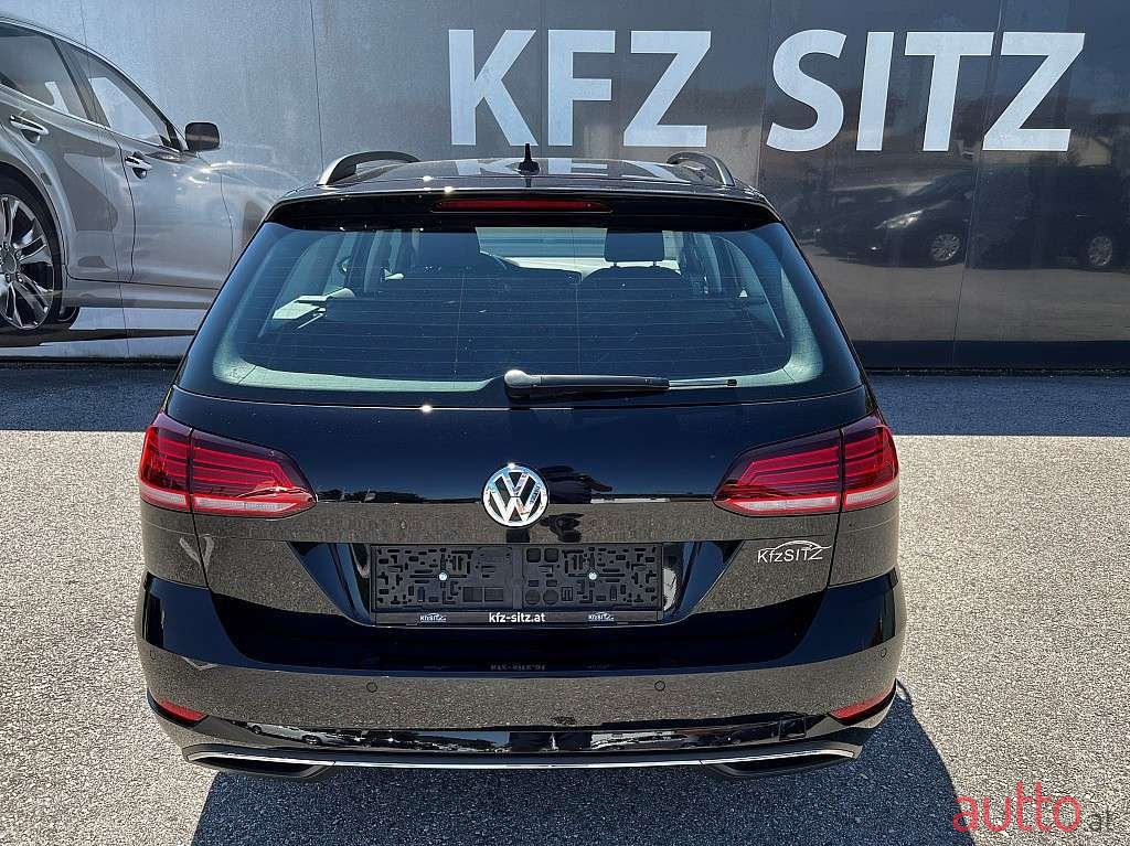 2018' Volkswagen Golf photo #5