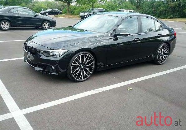 2012' BMW 3Er-Reihe photo #2