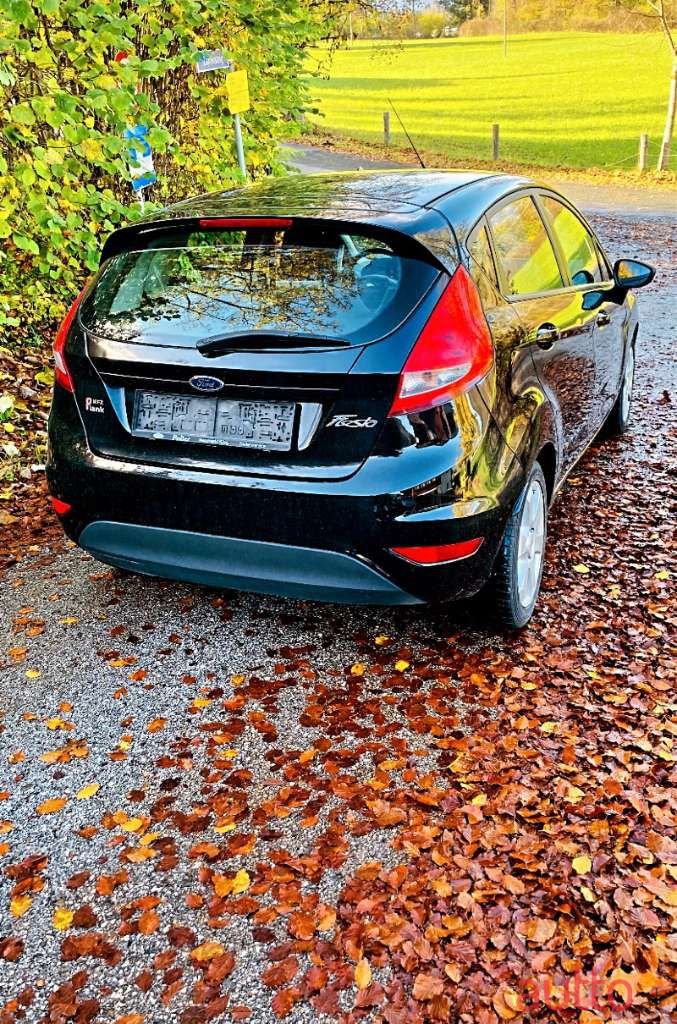 2009' Ford Fiesta photo #4