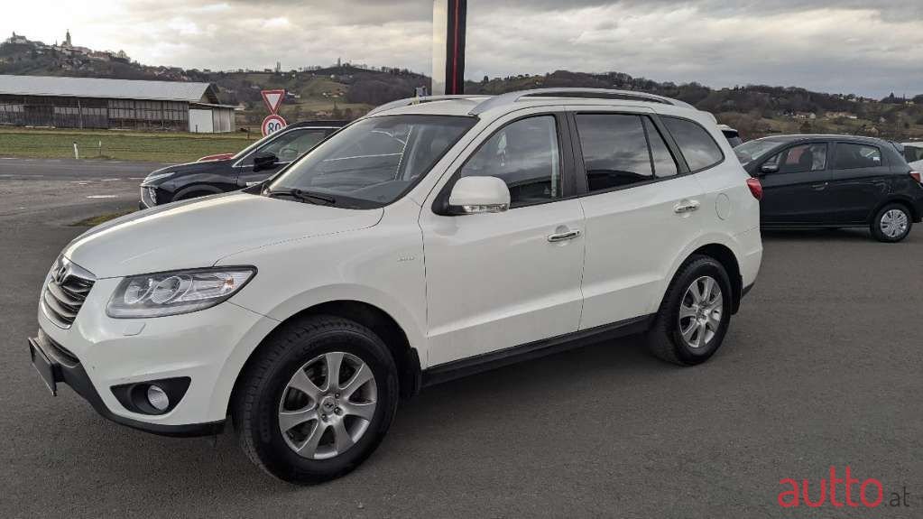 2010' Hyundai Santa Fe photo #2