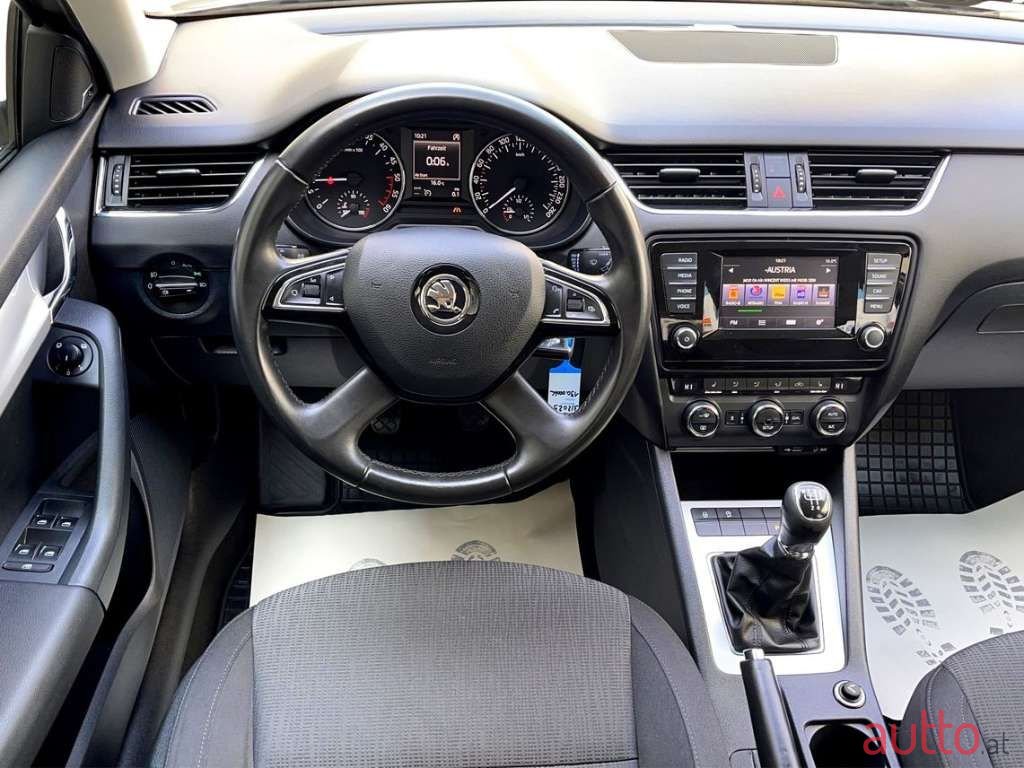 2013' Skoda Octavia photo #5